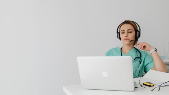 No pós-operatório de ortopedia, o silêncio do paciente esconde o que realmente acontece